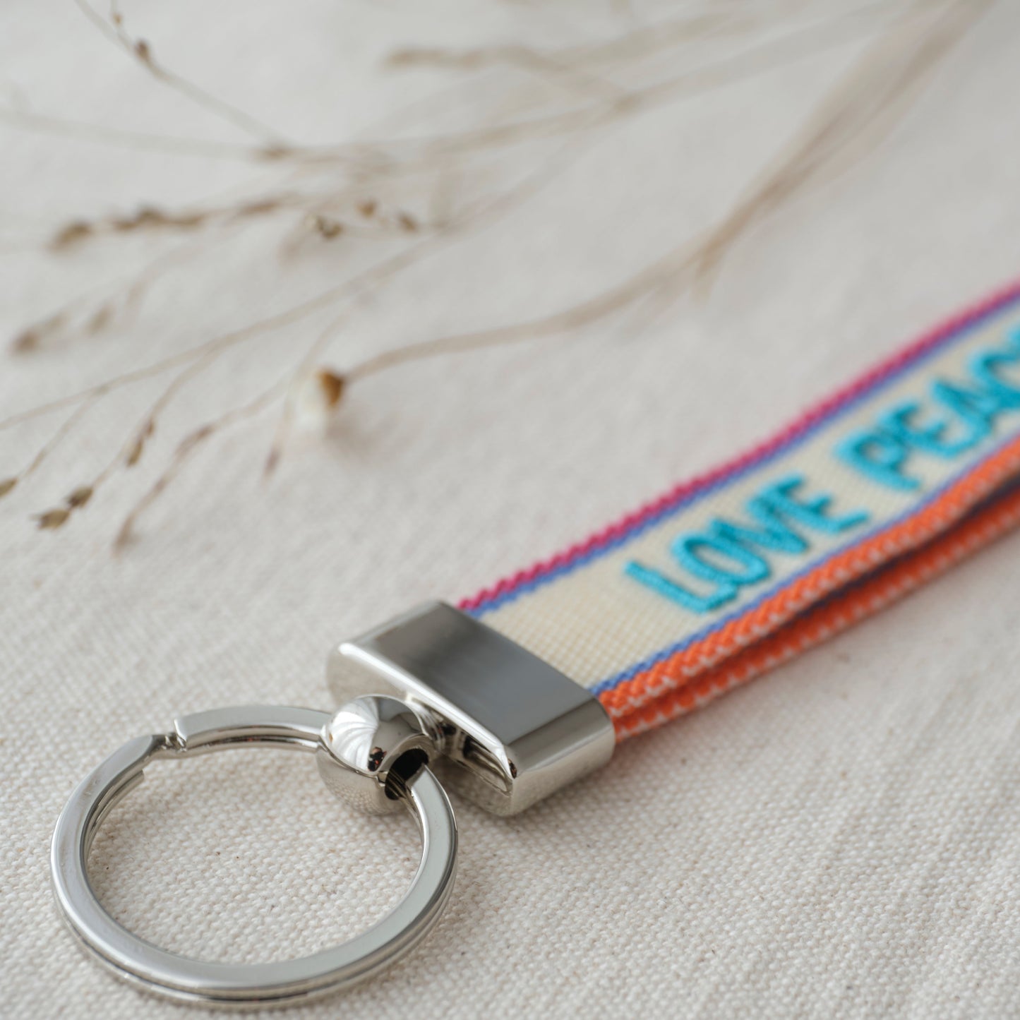 Schlüsselanhänger - LOVE PEACE HAPPINESS